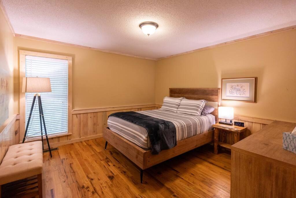 Pet Friendly Luxury Cabin Near Helen With Fire Pit Cleveland Exterior photo